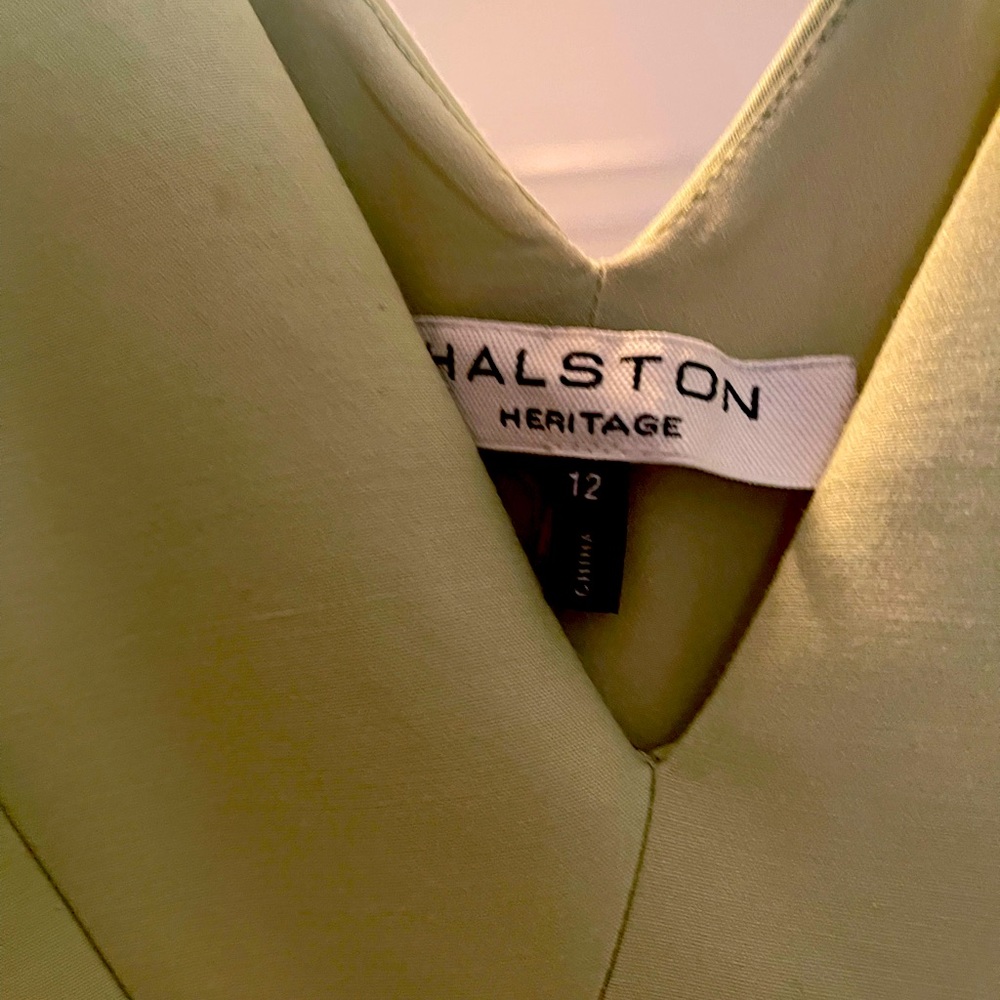 Halston evening gown beautiful worn once I’m usually an 8 & this fits good
